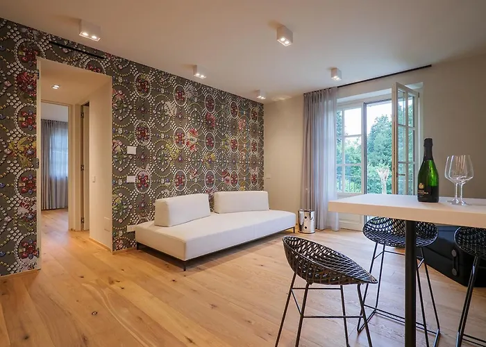 Amelia Apartment