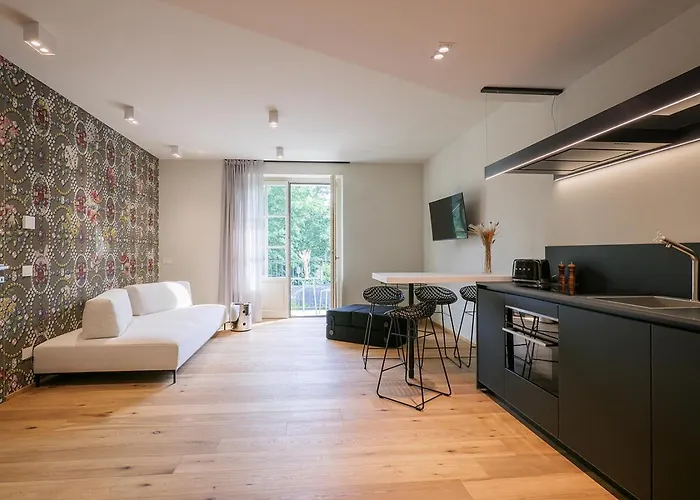 Amelia Apartment